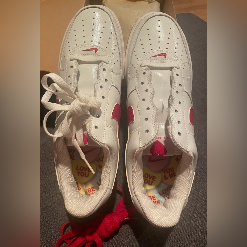 NWT VALENTINES 💘 woman’s Air Force 1’s